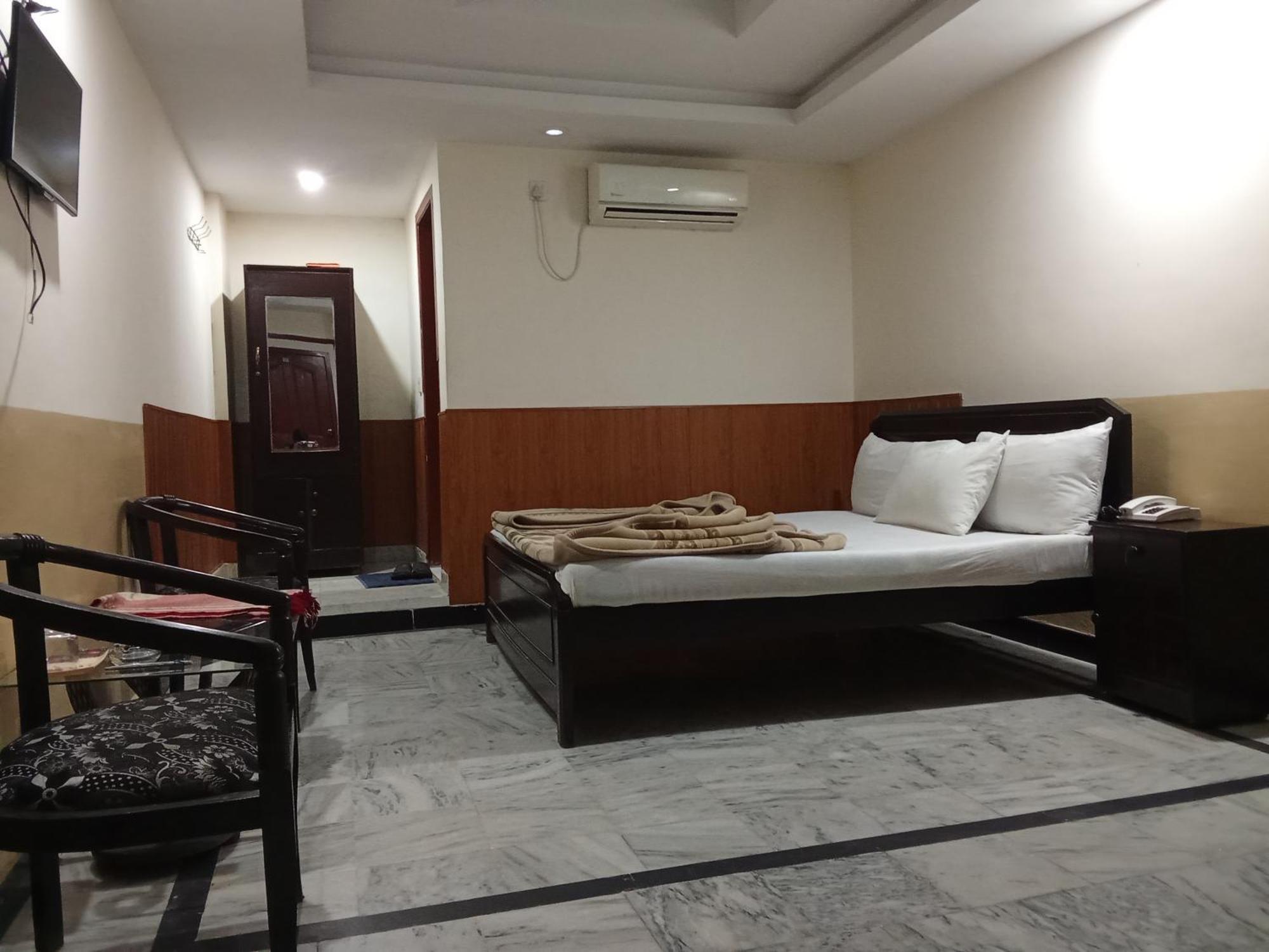 Hotel Khursheed Palace Равалпинди Екстериор снимка